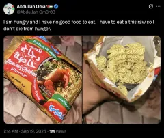 Warga Palestina Makan Indomie Mentah: 'I Am Hungry'