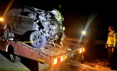 Innova Tabrak Beton Penutup Jalan Tol Sibanceh, Tiga Orang Meninggal Dunia
